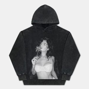 KYLIE JENNER 12.28 2.0 TEE - Image 4
