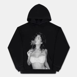 KYLIE JENNER 12.28 2.0 TEE - Image 3